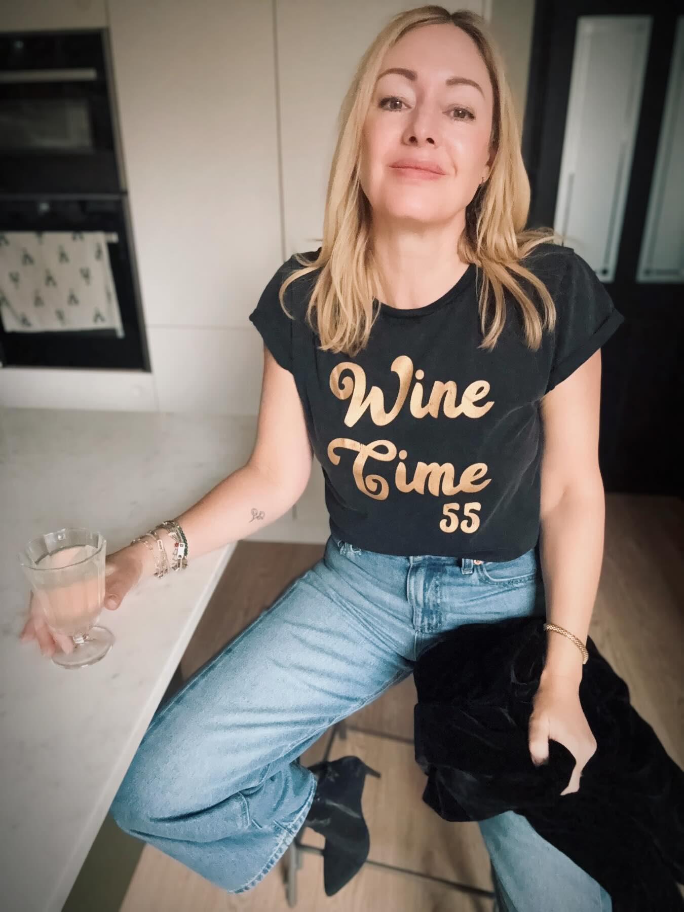 Wine Time 55 T-Shirt Stone Wash Black Gold