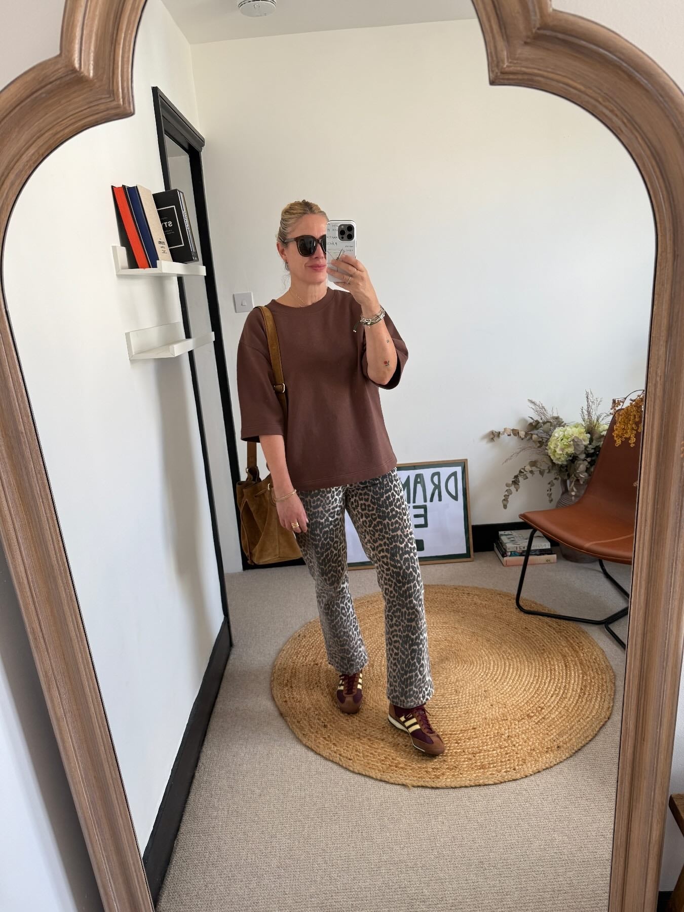 Brooke Short Sleeve Sweatshirt Brown