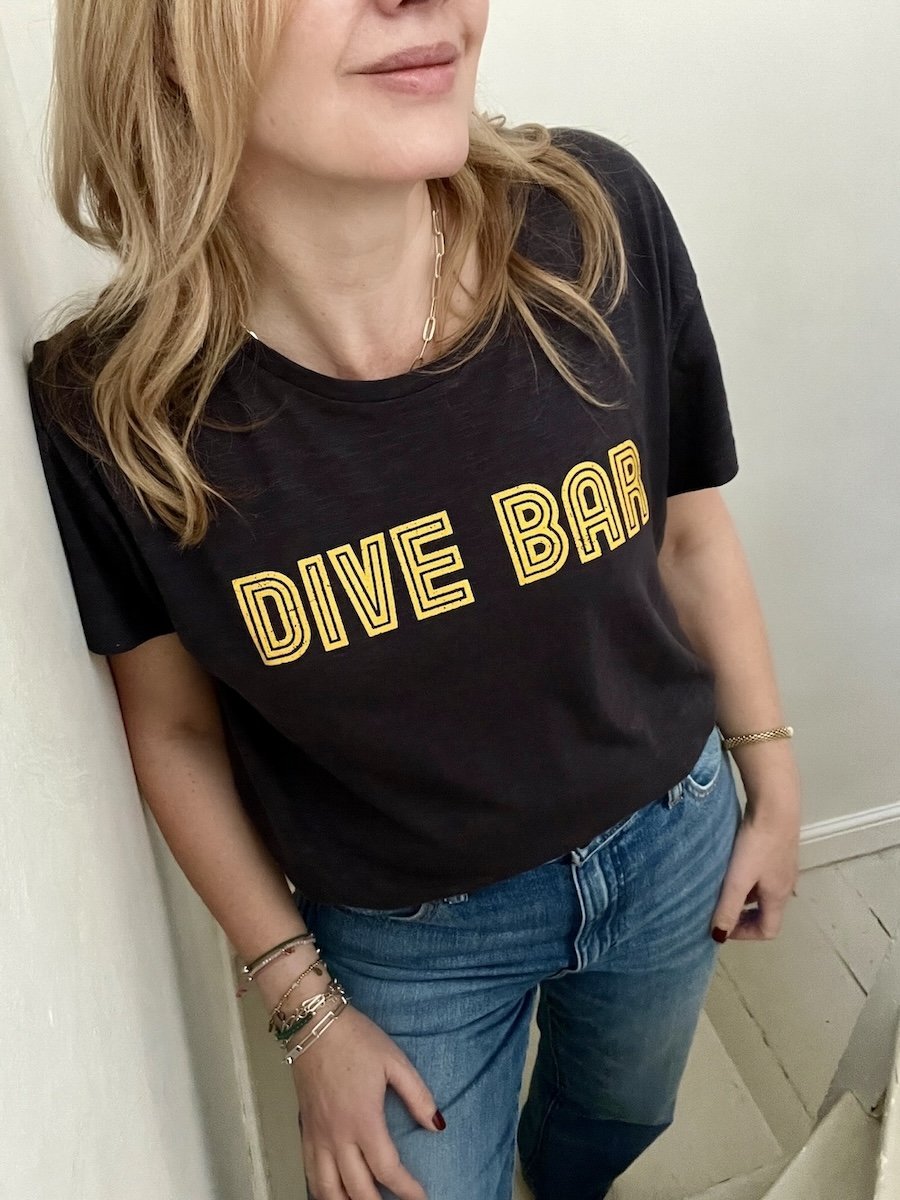 dive bar tee anthracite yellow | fwp by rae | slogan tee