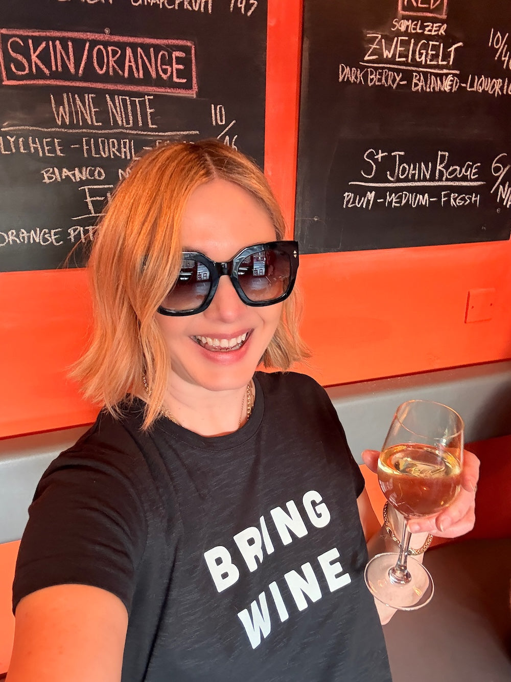 Bring Wine Tee Black