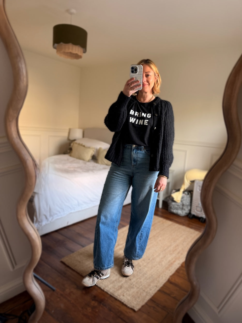 Bring Wine Tee Black