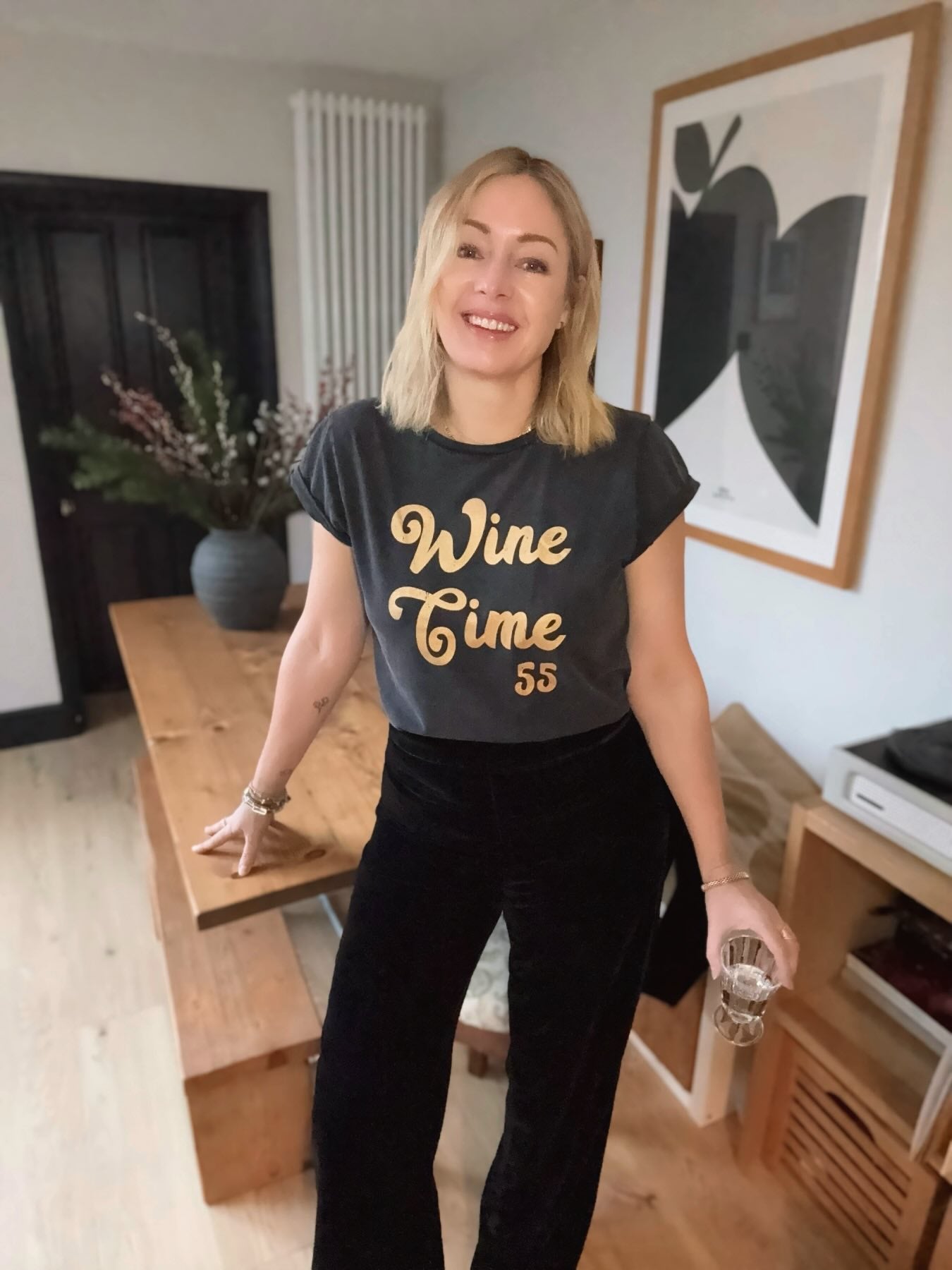 Wine Time 55 T-Shirt Stone Wash Black Gold