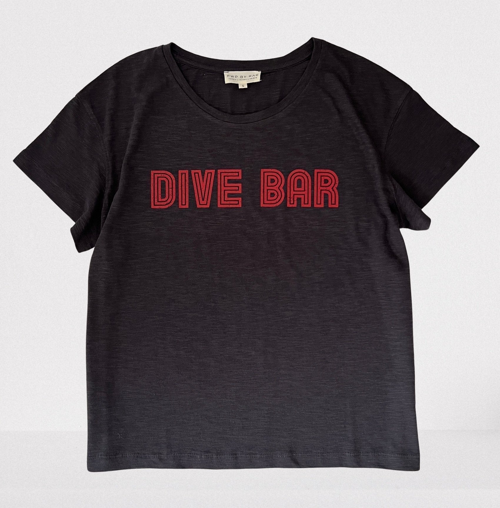 dive bar tee anthracite | fwp by rae | slogan tee