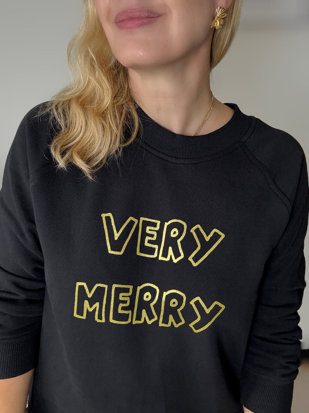 Very Merry Sweatshirt Black Gold