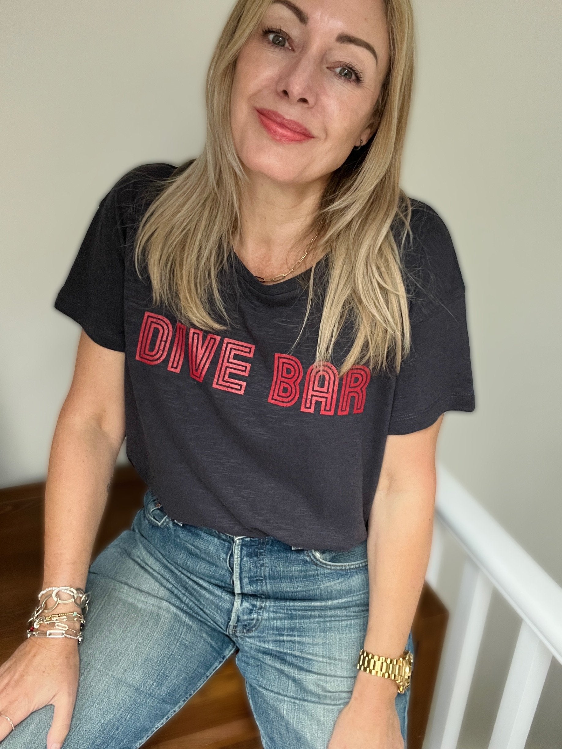 dive bar tee anthracite | fwp by rae | slogan tee