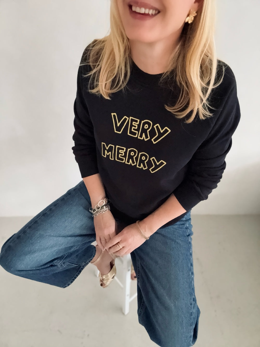 Very Merry Sweatshirt Black Gold