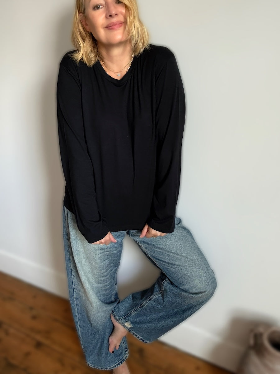 Premium Organic Cotton-Modal Relaxed Black Long Sleeve T-Shirt